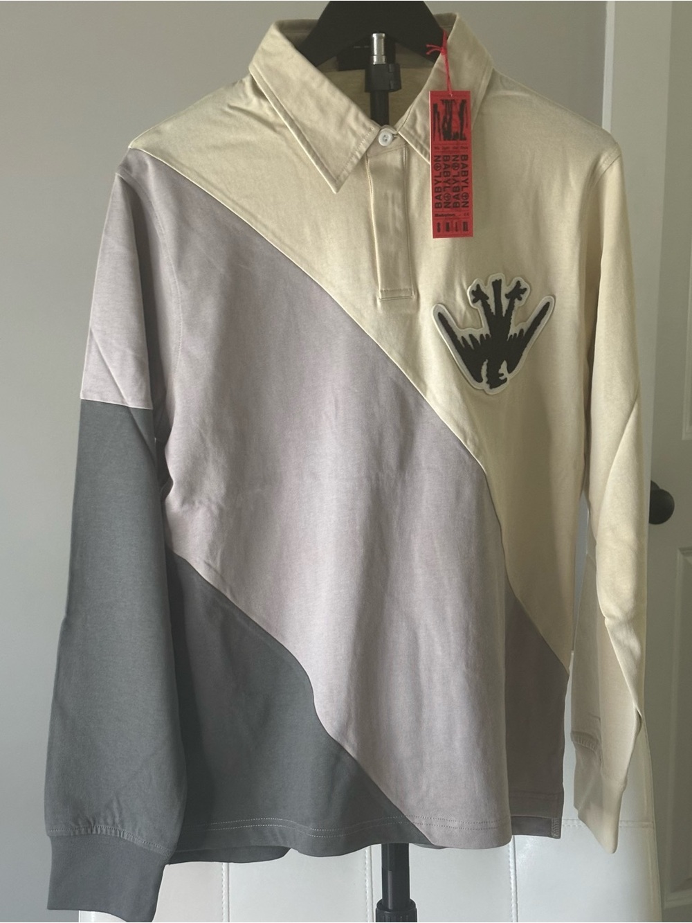 Men's Colorblock Long-Sleeve Polo Shirt in Cream and Gray with Crest Patch